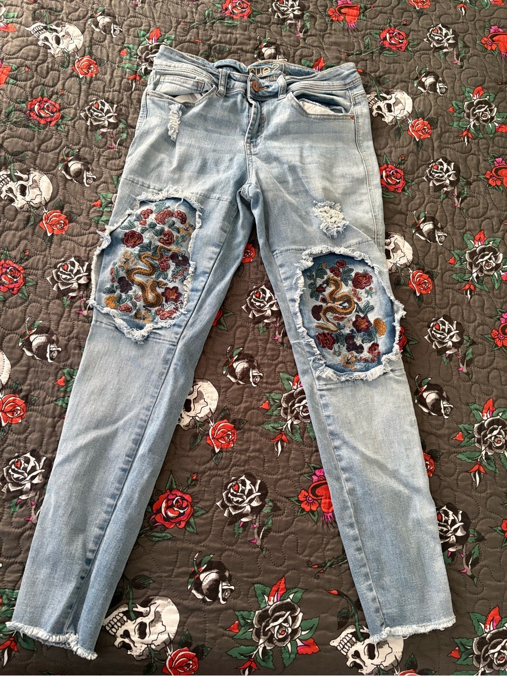 Rue21 Light Blue Skinny Jeans with Embroidered Snake & Rose Patches